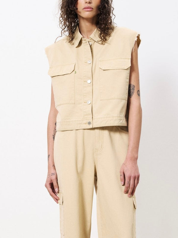 Nahed Vest