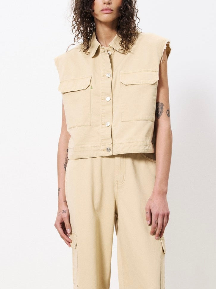 Nahed Vest